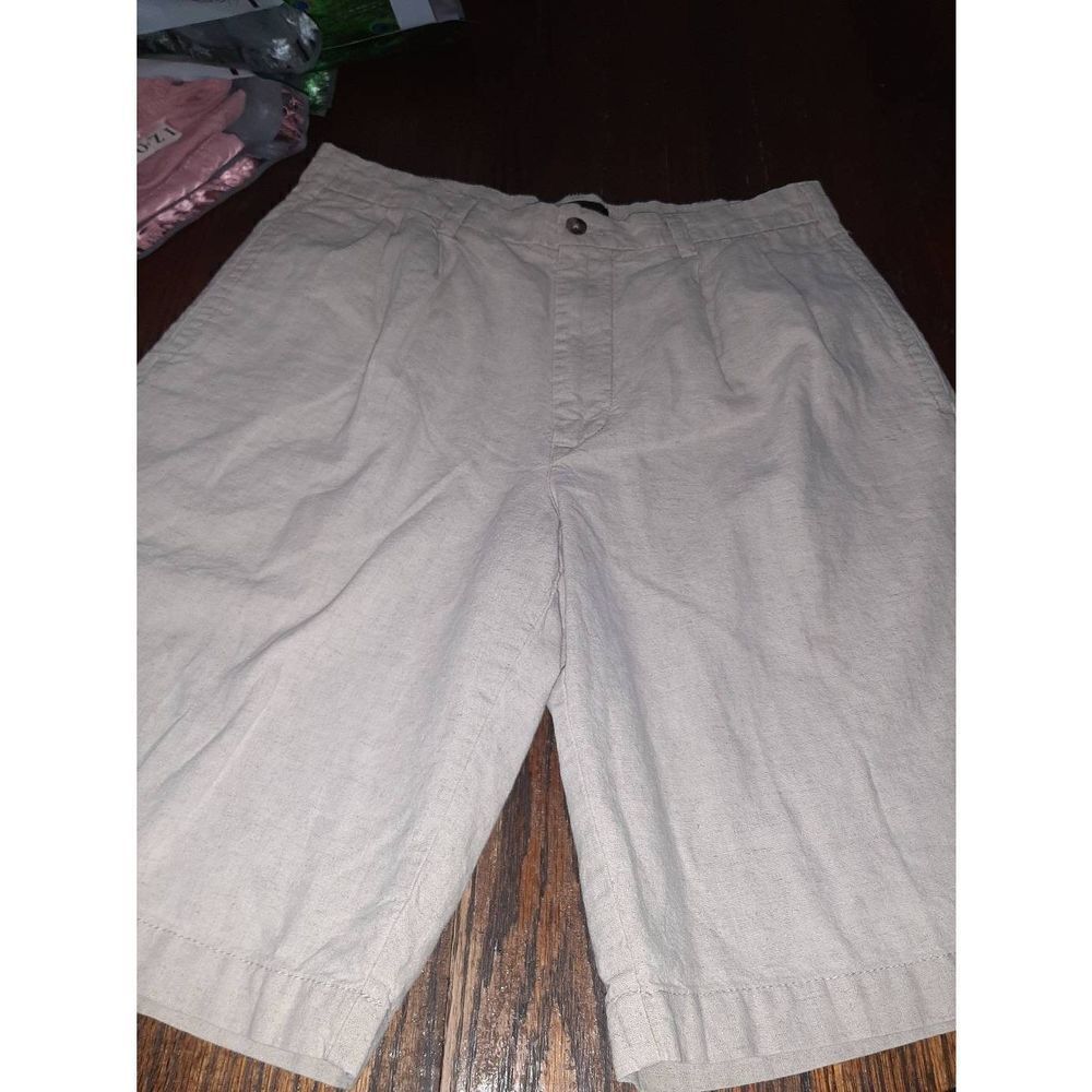 Mens 30W Van Heusen Khaki Tan Pleated Front Shorts High Waist